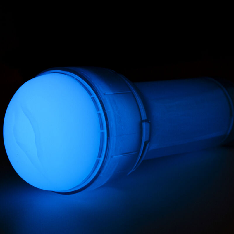 KIIROO - SENTEZ-VOUS BRILLER DANS LE NOIR STROKER